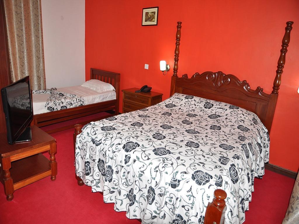 Monalisa Hotel Mtwapa Esterno foto